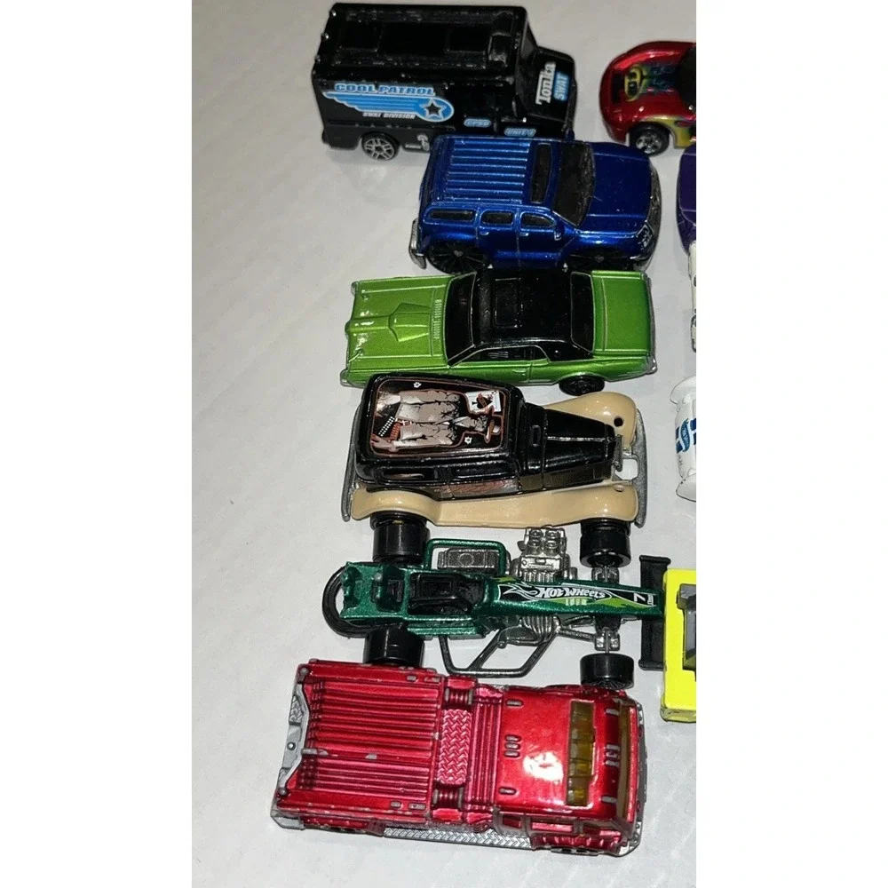 Hot Wheels And Matchbox Cars Lot (13) Various Type And Age As-is Vintage